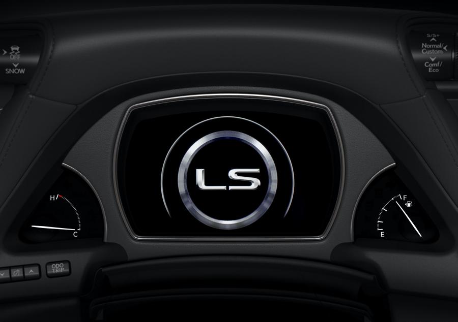 Панель приборов Lexus LS500 AWD F-Sport 2020 года  (WW) (фото 5 из 39)